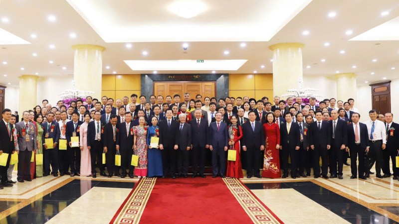 Uỷ viên trẻ tuổi nhất BCH Hội Sinh vật cảnh Việt Nam được tôn vinh “Nông dân Việt Nam xuất sắc 2025”