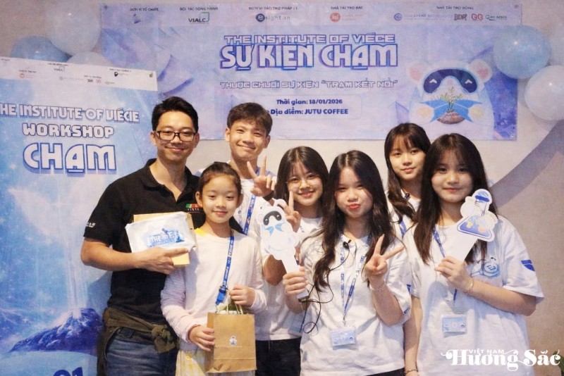 Câu lạc bộ Thủy sinh cảnh Việt Nam phối hợp cùng The Institute of Viécie tổ chức Workshop Terrarium mang tên CHẠM Câu lạc bộ Thủy sinh cảnh Việt Nam phối hợp cùng The Institute of Viécie tổ chức Workshop Terrarium mang tên CHẠM