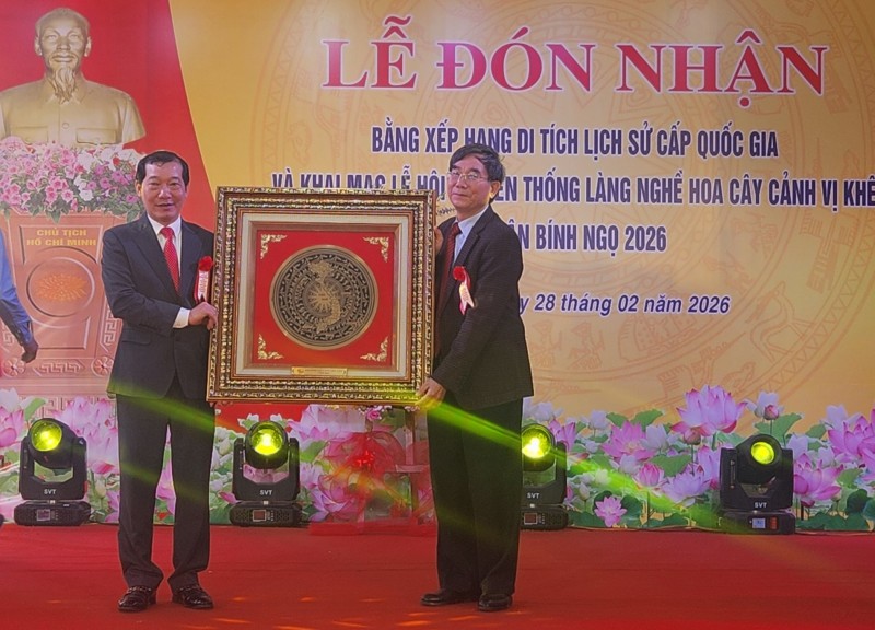 Lễ đón nhận Bằng Di tích lịch sử quốc gia Đình Vị Khê và Khai mạc Lễ hội hoa cây cảnh truyền thống Lễ đón nhận Bằng Di tích lịch sử quốc gia Đình Vị Khê và Khai mạc Lễ hội hoa cây cảnh truyền thống