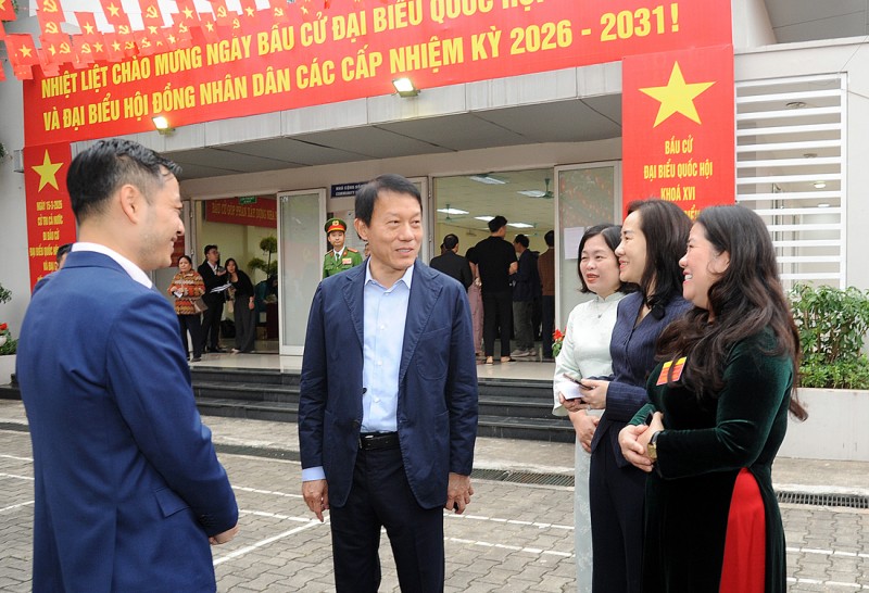 Các đồng chí lãnh đạo Đảng, Nhà nước hòa cùng 'Ngày hội non sông'- Ảnh 14.