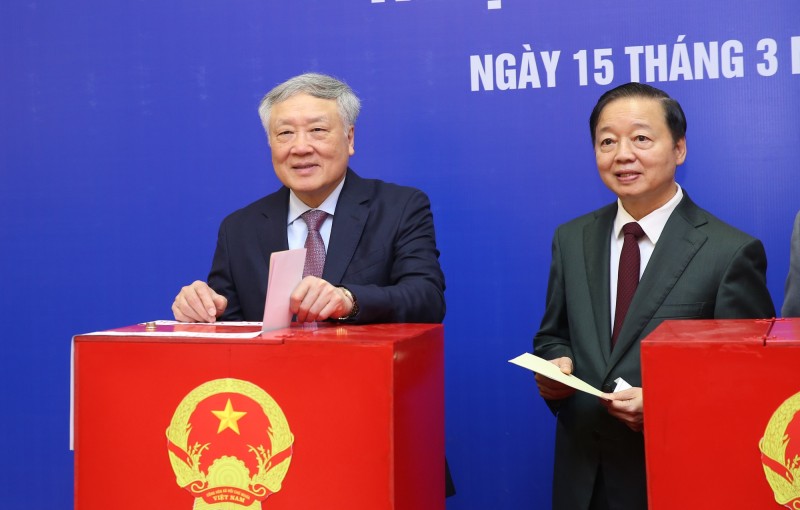 Các đồng chí lãnh đạo Đảng, Nhà nước hòa cùng 'Ngày hội non sông'- Ảnh 6.