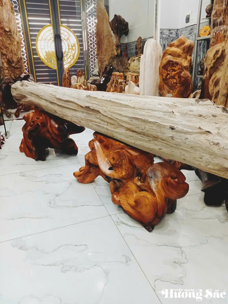 Khu trưng bày tác phẩm tại nhà riêng nghệ nhân Thạch triệu Mẫn.