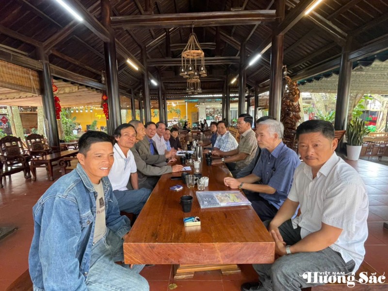 Trong một buổi sinh hoạt của Họi SVC phường Buôn Hồ do nghệ nhân Thạch Triệu Mẫn làm Chủ tịch.