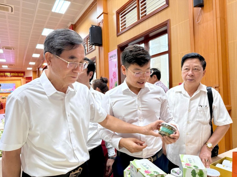 Sen Việt: Từ giá trị truyền thống đến ngành hàng đa giá trị