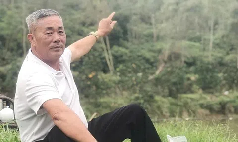 Giữa đầm nước Phú Thọ, người đàn ông giữ kín thông tin về một cá thể sâm cầm hiếm gặp