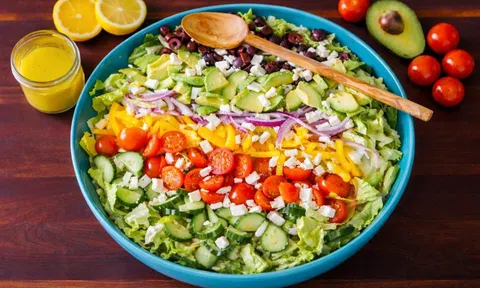 6 món nhà nào cũng có: Ăn sống lại tốt hơn nấu chín, không phải ai cũng biết