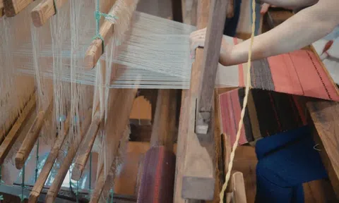 Giữ nghề dệt giữa thời hiện đại: Câu chuyện của người Cao Lan ở Lục Sơn, Bắc Ninh