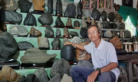 Nghệ nhân Phạm Văn Tuấn - người "thổi hồn" cho đá cảnh và gỗ lũa miền sông nước