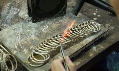 Làng vàng bạc 500 năm tuổi và bí quyết giữ nghề giữa thời đổi thay