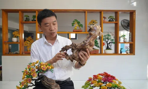 Nghề tay trái của thầy giáo Toán: Uốn bonsai dây nhôm, thu nhập chục triệu mỗi tháng