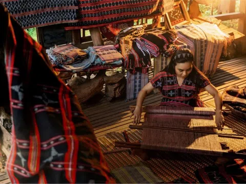 Làng dệt zèng ở A Lưới, TP Huế: Từ di sản văn hóa đến động lực kinh tế vùng đồng bào dân tộc thiểu số