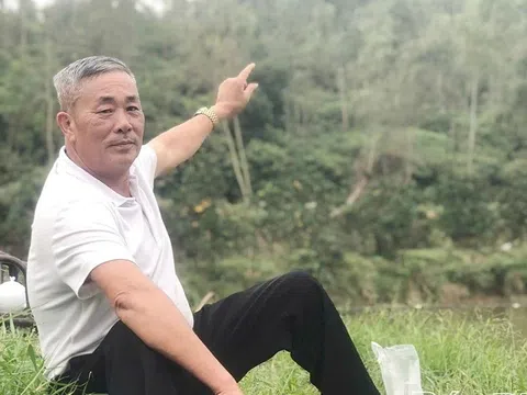 Giữa đầm nước Phú Thọ, người đàn ông giữ kín thông tin về một cá thể sâm cầm hiếm gặp