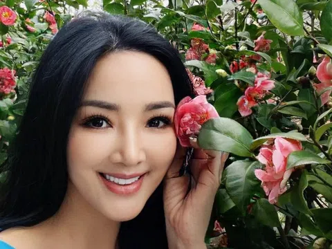 Khu vườn ban công xanh mát, đủ hoa và trái của Hoa hậu Giáng My