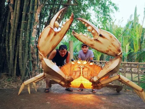 Kỹ sư điện tử bỏ nghề, hồi sinh nghề tre truyền thống thành kiệt tác ở Hội An