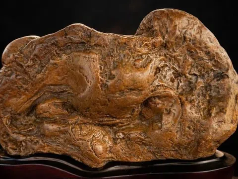 Long Vân Khánh Hội – Khi một khối đá mang khí chất của trời đất