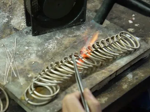 Làng vàng bạc 500 năm tuổi và bí quyết giữ nghề giữa thời đổi thay