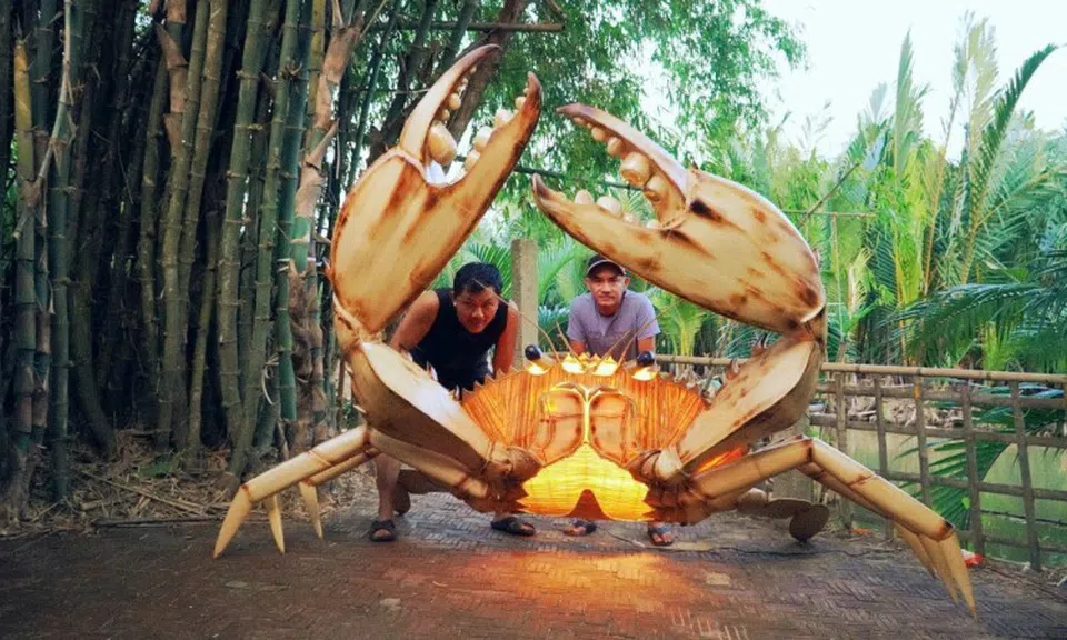 Kỹ sư điện tử bỏ nghề, hồi sinh nghề tre truyền thống thành kiệt tác ở Hội An